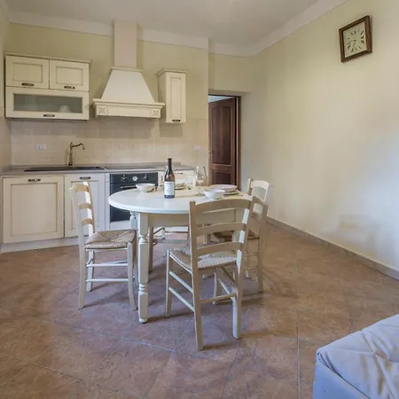 Apartment Casa Renato With Pool,