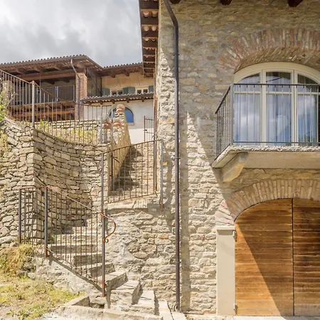Casa Renato With Pool, * Monforte D'Alba