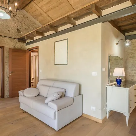Appartamento Casa Renato With Pool, *