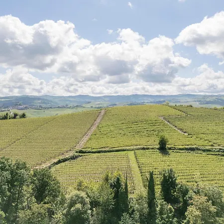 Casa Renato With Pool, * Monforte D'Alba