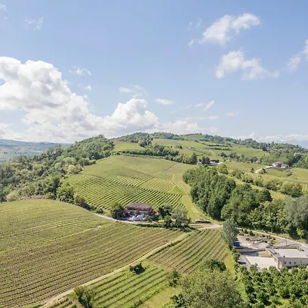 Casa Renato With Pool, * Monforte D'Alba