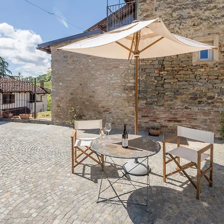 Apartment Casa Renato With Pool, Monforte D'Alba